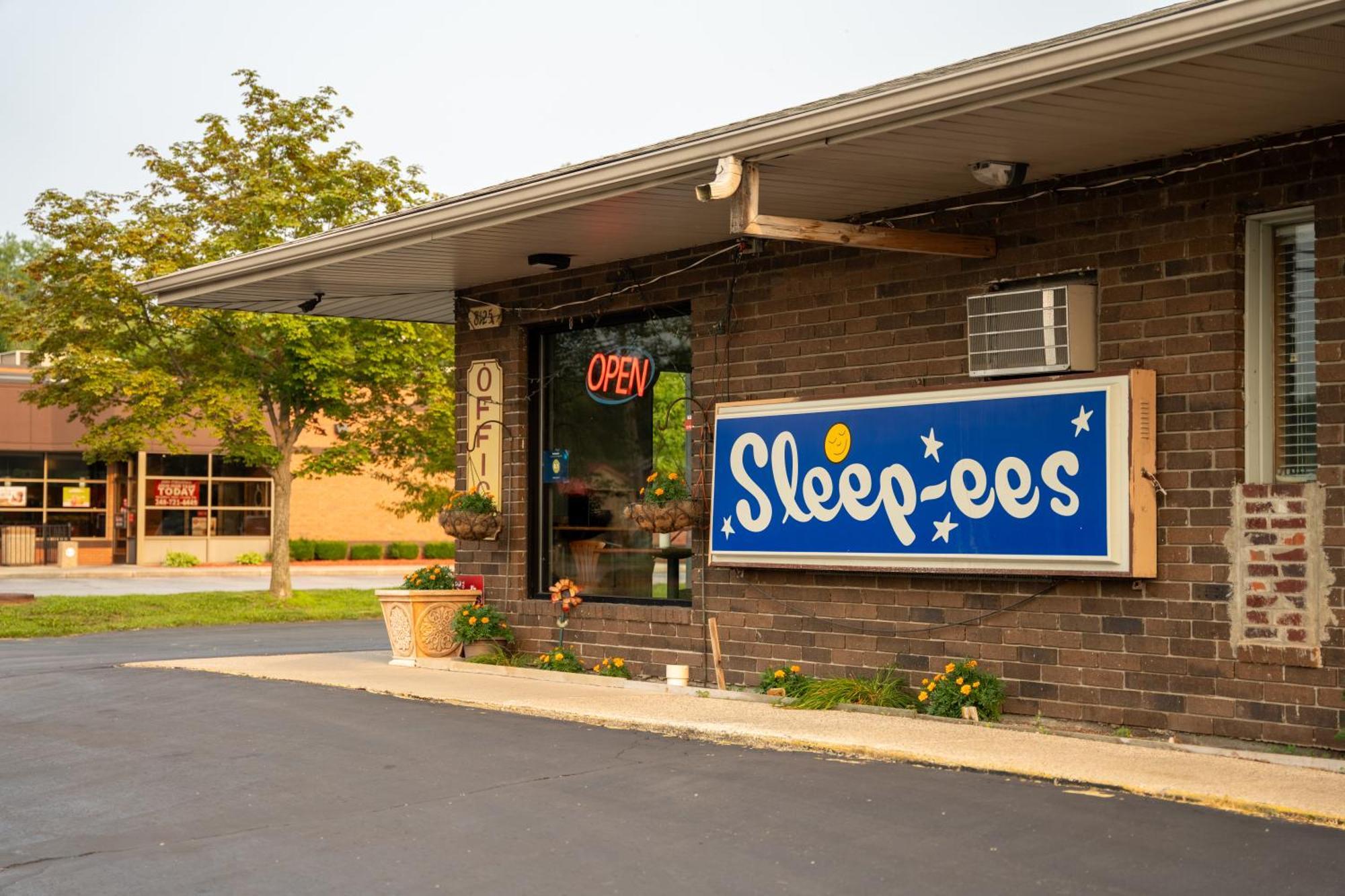 Sleep-Ees Inn, Saginaw & Frankenmuth Εξωτερικό φωτογραφία
