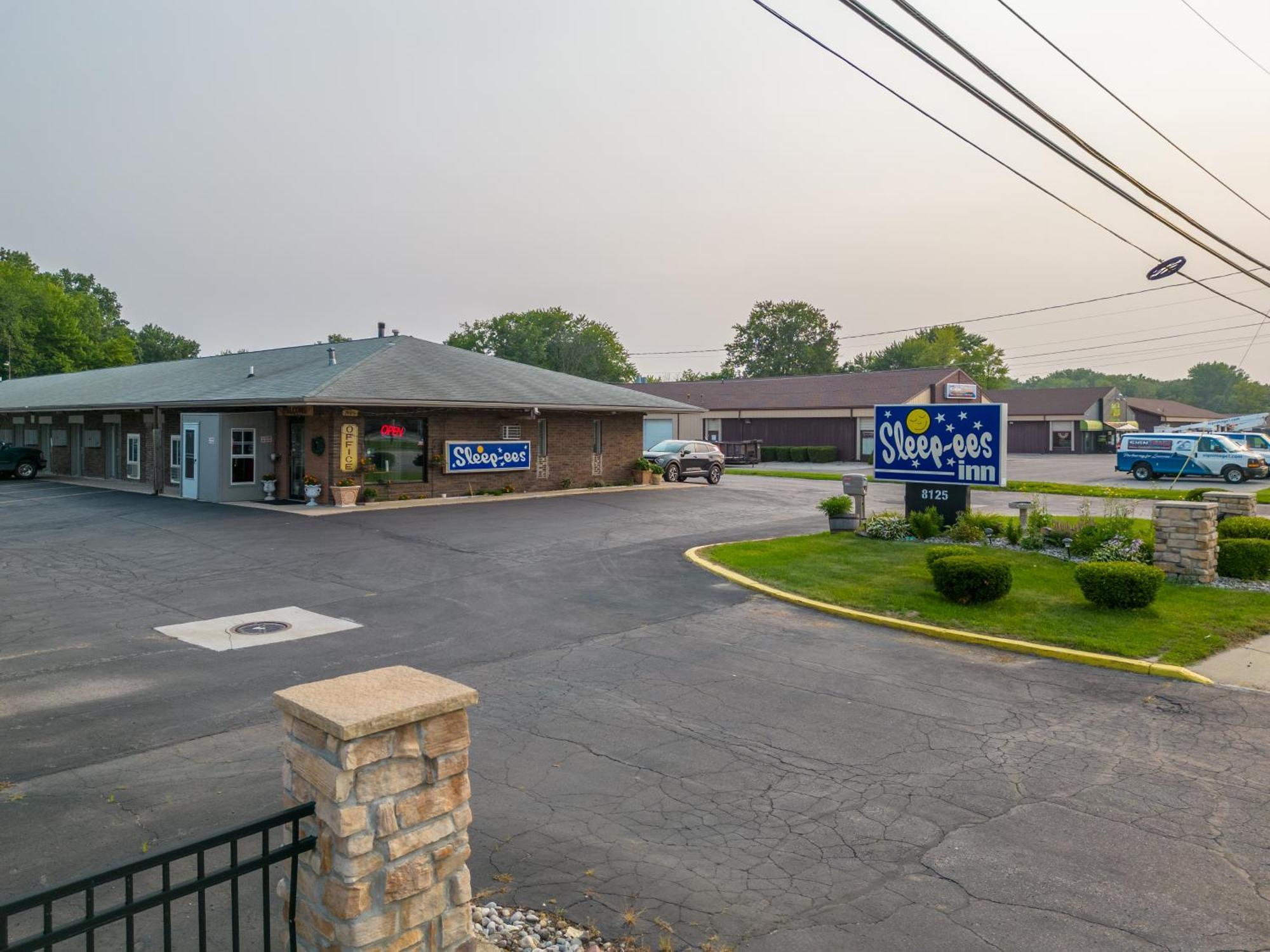 Sleep-Ees Inn, Saginaw & Frankenmuth Εξωτερικό φωτογραφία