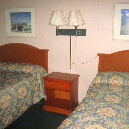 Sleep-Ees Inn, Saginaw & Frankenmuth Δωμάτιο φωτογραφία